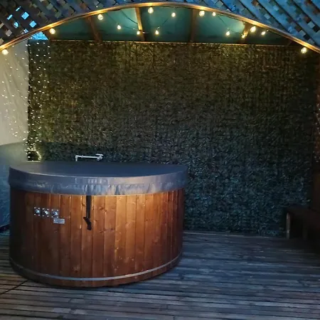 Casa de hóspedes у галини 3*